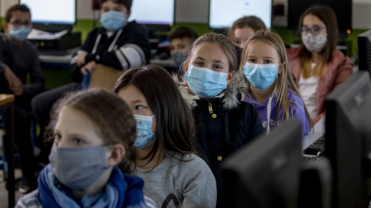 ON-LINE: První tisíce vakcín by mohly do ČR dorazit 28. prosince